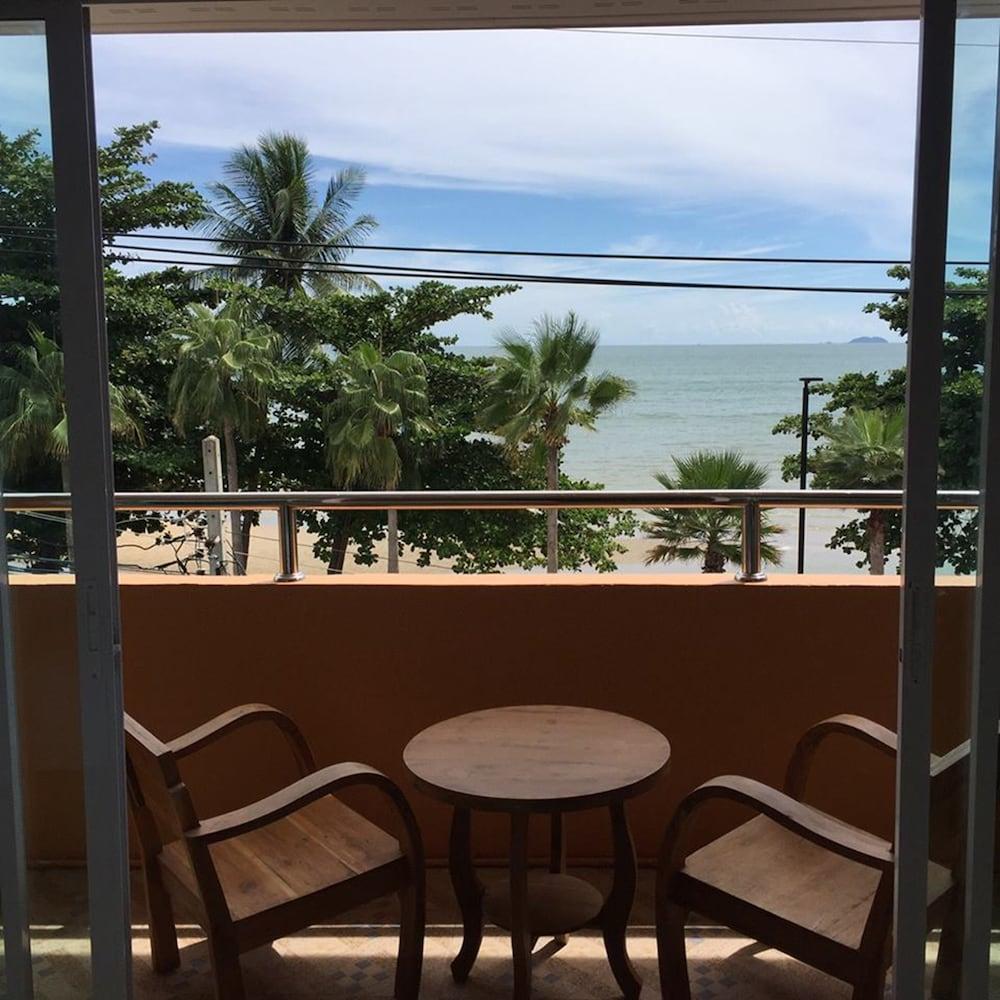 Marina Pantai Jomtien Bagian luar foto